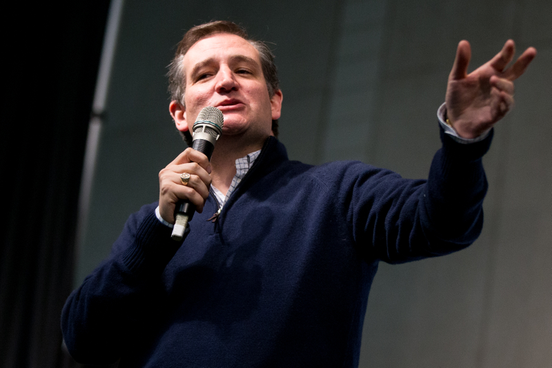 Illustration for article titled Ted Cruz Doesn't Know What to Do With His Arms